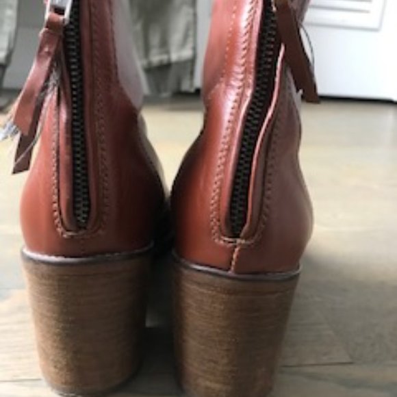 Madewell Boots with 3 inch heel - Picture 5 of 6